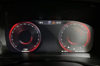 VOLVO XC40 2.0 B5 MHEV R-Design Pro SUV 5dr Petrol Hybrid Auto AWD Euro 6 (