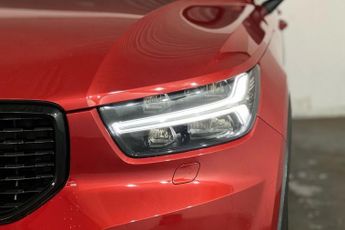 VOLVO XC40 2.0 B5 MHEV R-Design Pro SUV 5dr Petrol Hybrid Auto AWD Euro 6 (