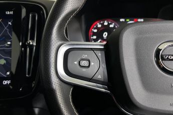 VOLVO XC40 2.0 B5 MHEV R-Design Pro SUV 5dr Petrol Hybrid Auto AWD Euro 6 (