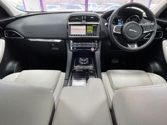 JAGUAR F-PACE 2.0 D180 Prestige SUV 5dr Diesel Auto AWD Euro 6 (s/s) (180 ps)