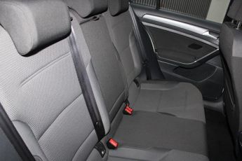 VOLKSWAGEN GOLF 1.5 TSI EVO BlueMotion Tech SE Nav Hatchback 5dr Petrol DSG Euro