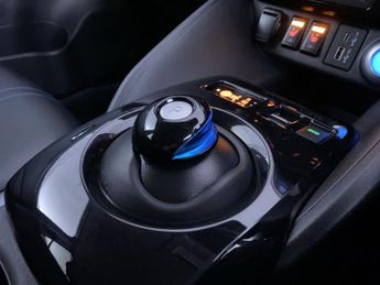 NISSAN LEAF 39kWh N-Connecta Hatchback 5dr Electric Auto (150 ps)