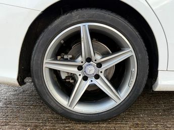 MERCEDES-BENZ C-CLASS 1.6 C200d AMG Line Saloon 4dr Diesel G-Tronic+ Euro 6 (s/s) (136