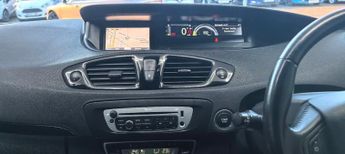 RENAULT GRAND SCENIC 1.5 dCi Dynamique TomTom MPV 5dr Diesel EDC Euro 5 (110 ps)