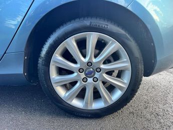 VOLVO V40 1.6 T4 SE Lux Nav Hatchback 5dr Petrol Powershift Euro 5 (s/s) (