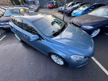 VOLVO V40 1.6 T4 SE Lux Nav Hatchback 5dr Petrol Powershift Euro 5 (s/s) (