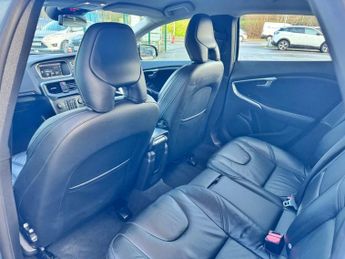 VOLVO V40 1.6 T4 SE Lux Nav Hatchback 5dr Petrol Powershift Euro 5 (s/s) (