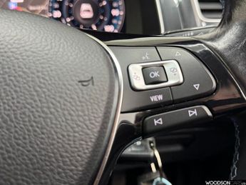 VOLKSWAGEN E-GOLF 35.8kWh e-Golf Hatchback 5dr Electric Auto (136 ps)