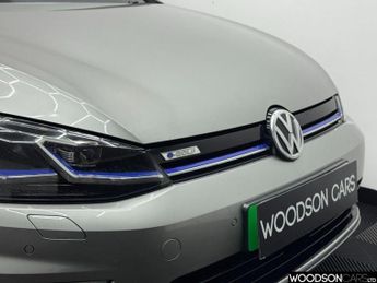 VOLKSWAGEN E-GOLF 35.8kWh e-Golf Hatchback 5dr Electric Auto (136 ps)
