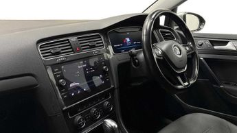 VOLKSWAGEN E-GOLF 35.8kWh e-Golf Hatchback 5dr Electric Auto (136 ps)