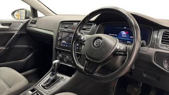 VOLKSWAGEN E-GOLF 35.8kWh e-Golf Hatchback 5dr Electric Auto (136 ps)