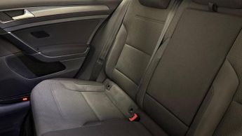 VOLKSWAGEN E-GOLF 35.8kWh e-Golf Hatchback 5dr Electric Auto (136 ps)