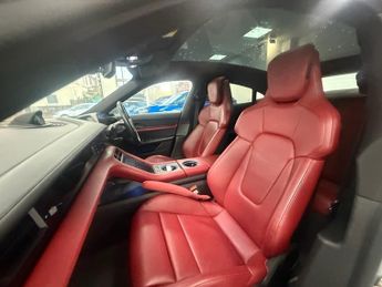 PORSCHE TAYCAN Performance Plus 93.4kWh 4S Saloon 4dr Electric Auto 4WD (571 ps