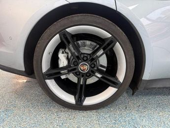 PORSCHE TAYCAN Performance Plus 93.4kWh 4S Saloon 4dr Electric Auto 4WD (571 ps