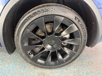 TESLA MODEL Y (Dual Motor) Long Range SUV 5dr Electric Auto 4WDE (384 bhp)