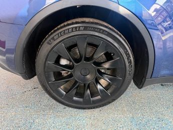TESLA MODEL Y (Dual Motor) Long Range SUV 5dr Electric Auto 4WDE (384 bhp)