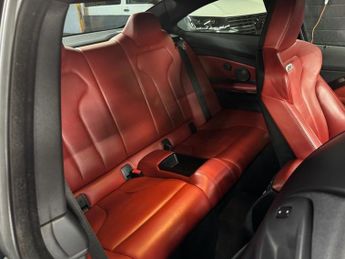 BMW M4 3.0 BiTurbo Coupe DCT Euro 6 (s/s) (431 ps) Competition Pack