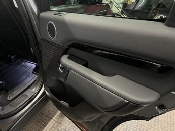 LAND ROVER DISCOVERY 3.0 TD V6 SE SUV 5dr Diesel Auto 4WD Euro 6 (s/s) (258 ps)