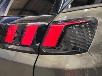 PEUGEOT 3008 1.5 BlueHDi Allure SUV 5 door Diesel EAT Euro 6 AUTO in Grey