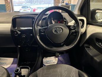 TOYOTA AYGO 1.0 VVT-i x-pression x-wave 5 Door Petrol Silver x-shift Low Tax