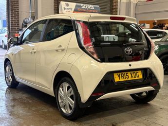 TOYOTA AYGO 1.0 VVT-i x-pression x-wave 5 Door Petrol Silver x-shift Low Tax