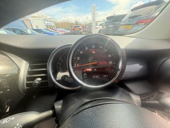 MINI HATCH 1.5 Cooper D Hatchback 5dr Diesel Manual Euro 6 (s/s) (116 ps)