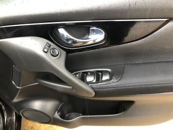 NISSAN QASHQAI 1.6 dCi N-Connecta SUV 5dr Diesel XTRON 2WD Euro 6 (s/s) (130 ps