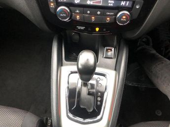 NISSAN QASHQAI 1.6 dCi N-Connecta SUV 5dr Diesel XTRON 2WD Euro 6 (s/s) (130 ps