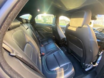 JAGUAR F-PACE 2.0 D240 R-Sport SUV 5dr Diesel Auto AWD Euro 6 (s/s) (240 ps)