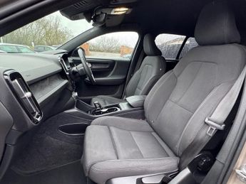 VOLVO XC40 Recharge 69kWh Core SUV 5dr Electric Auto 