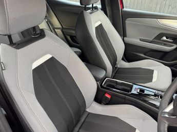 VAUXHALL MOKKA ELECTRIC 50kWh Design SUV 5dr Electric Auto 