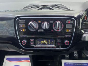 VOLKSWAGEN UP! 1.0 Groove up! Hatchback 5dr Petrol Manual Euro 5 (75 ps)