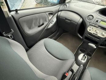 TOYOTA YARIS 1.3 VVT-i T Spirit Hatchback 5dr Petrol Automatic (150 g/km, 85 