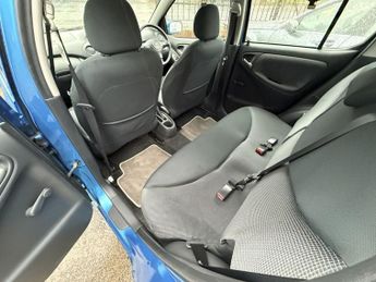 TOYOTA YARIS 1.3 VVT-i T Spirit Hatchback 5dr Petrol Automatic (150 g/km, 85 