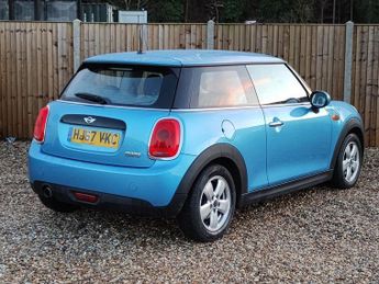 MINI HATCH 1.5 Cooper Hatchback 3dr Petrol Auto Euro 6 (s/s) (136 ps)