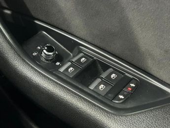 AUDI A4 2.0 TDI S line Saloon 4dr Diesel S Tronic Euro 6 (s/s) (150 ps)