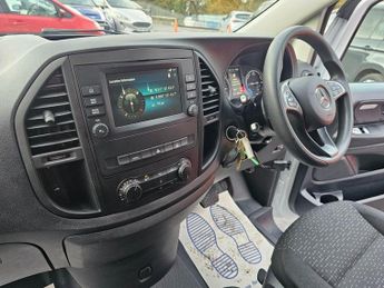 MERCEDES-BENZ EVITO 116 e 66kWh Progressive LWB , 17,200 miles, Euro 6 electric long