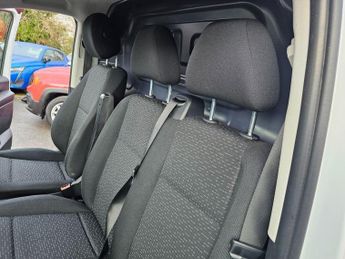 MERCEDES-BENZ EVITO 116 e 66kWh Progressive LWB , 17,200 miles, Euro 6 electric long