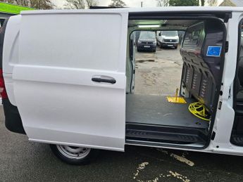 MERCEDES-BENZ EVITO 116 e 66kWh Progressive LWB , 17,200 miles, Euro 6 electric long