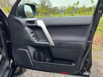 TOYOTA LAND CRUISER 2.8 Land Cruiser Active Commercial Auto 4WD