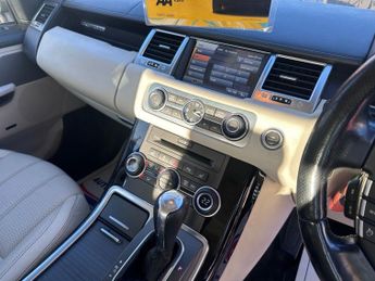 LAND ROVER RANGE ROVER SPORT 3.0 TD V6 HSE SUV 5dr Diesel CommandShift 4WD Euro 5 (245 ps)