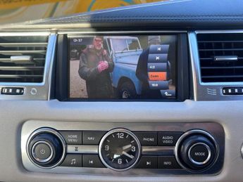 LAND ROVER RANGE ROVER SPORT 3.0 TD V6 HSE SUV 5dr Diesel CommandShift 4WD Euro 5 (245 ps)