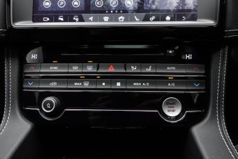 JAGUAR F-PACE 2.0 P250i Chequered Flag SUV 5dr Petrol Auto AWD Euro 6 (s/s) (2