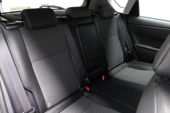 TOYOTA AURIS 1.8 VVT-h Excel Hatchback 5dr Petrol Hybrid CVT Euro 6 (s/s) (Sa