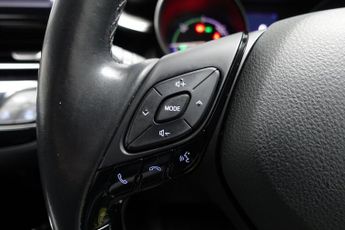 TOYOTA C-HR 1.8 VVT-h Dynamic SUV 5dr Petrol Hybrid CVT Euro 6 (s/s) (122 ps