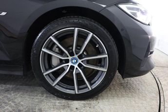 BMW 3 SERIES 2.0 330e 12kWh Sport Pro Auto Euro 6 (s/s) 4dr