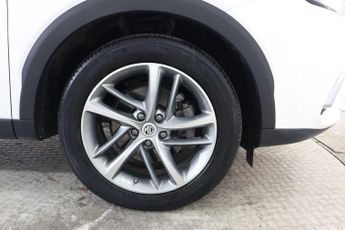 MG MG HS 1.5 T-GDI 16.6kWh Exclusive Auto Euro 6 (s/s) 5dr