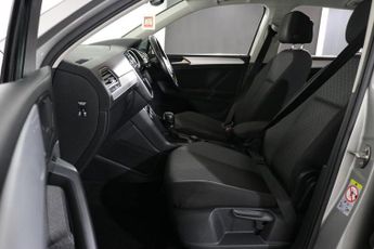 VOLKSWAGEN TIGUAN 1.4 TSI SE Navigation SUV 5dr Petrol DSG 4Motion Euro 6 (s/s) (1