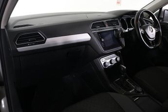 VOLKSWAGEN TIGUAN 1.4 TSI SE Navigation SUV 5dr Petrol DSG 4Motion Euro 6 (s/s) (1