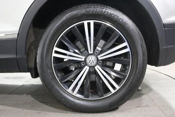 VOLKSWAGEN TIGUAN 1.4 TSI SE Navigation SUV 5dr Petrol DSG 4Motion Euro 6 (s/s) (1